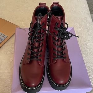 Burgundy Madden girl boots